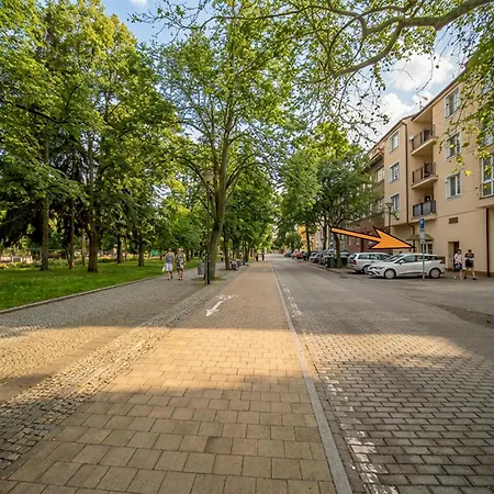 Ve Stredu Deni Apartament *